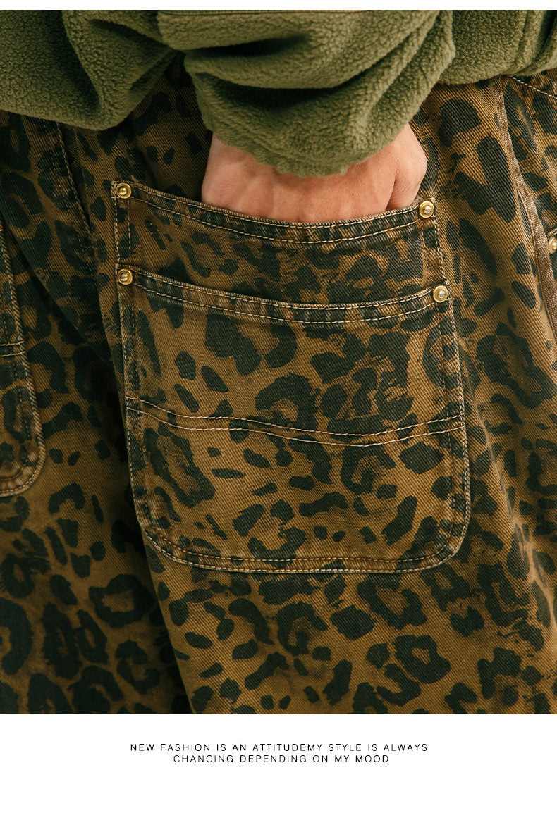 レオパード柄ワイドデニムパンツ カーキ 後ろ姿