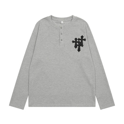 クロス刺繍ヘンリーネックロンT グレー 単体イメージ シンプル刺繍デザイン High land