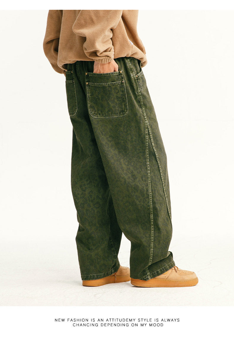 レオパード柄ワイドデニムパンツ カーキ 後ろ姿 コーディネート例